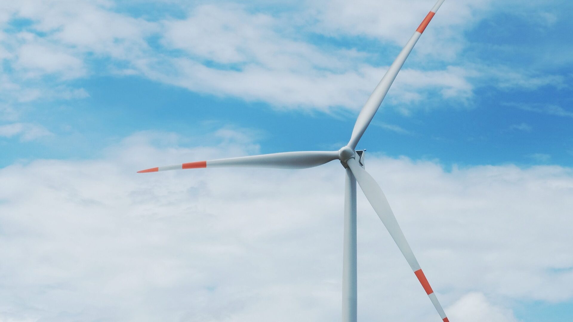 Net-billing a VAT – rozliczenie nadwyżki energii 2024